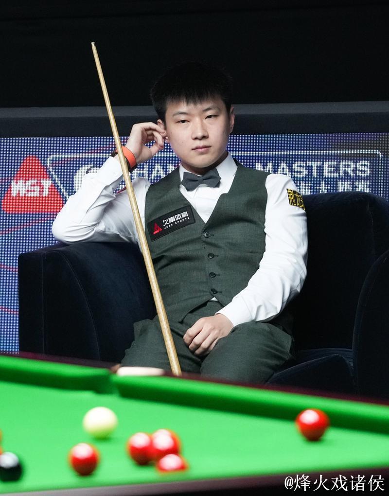 斯诺克沙特大师赛：赵心童5-0横扫对手，斯佳辉力克吴宜泽